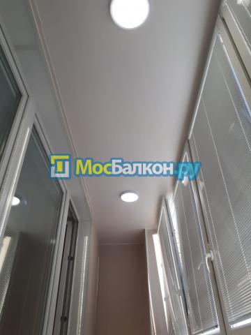 Остекление лоджии 4.8 метров окнами REHAU